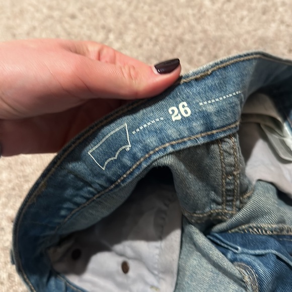 LEVI 501 SHORTS SIZE 26 - Picture 3 of 4